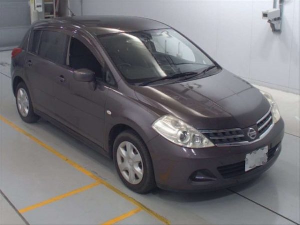 nissan tiida